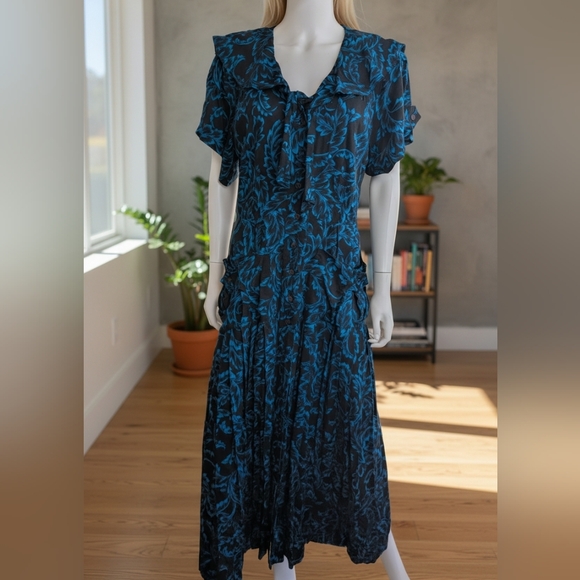 Karen Alexander Vintage Chic Black and Blue Floral Midi Dress - Picture 7 of 13